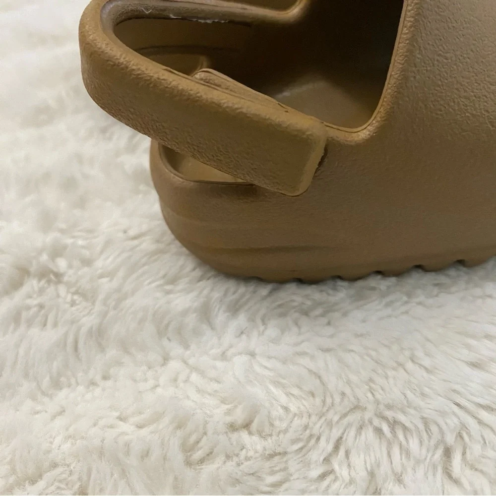 Yeezy Slide Ochre Infant Size 3